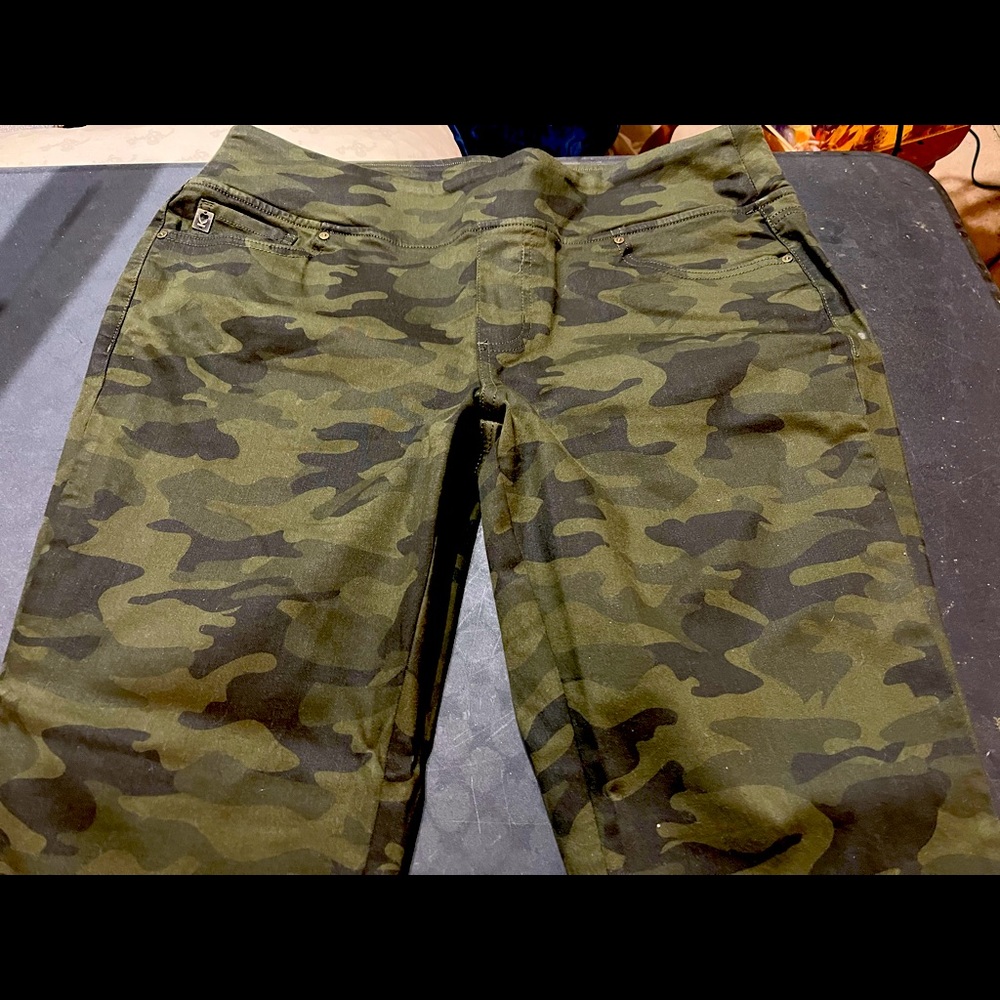 Women’s jeans.. By Belle. Size 18. Worn only once.